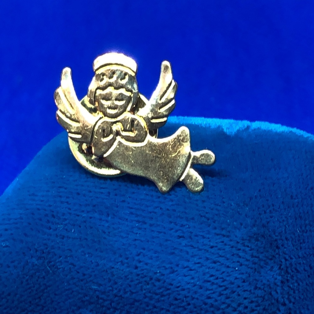 πΌπ»πΌπ»πΌπ» Angel Pin - Picture 5 of 6